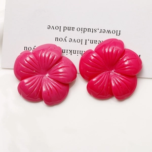 Ciondoli a fiore in resina rosa pesca lucida per gioielli e accessori fai da te