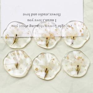 Handmade Clear Resin Irregular Round Pendant With White Dried Flower And Gold Foil For DIY Jewelry Making Crafts Women
