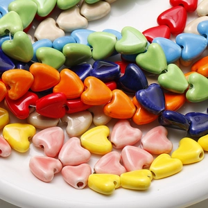Perles en céramique polie en forme de cœur coloré pour création de bijoux DIY