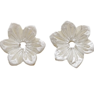White six-petal resin flower beads with pearlescent finish for DIY jewelry making