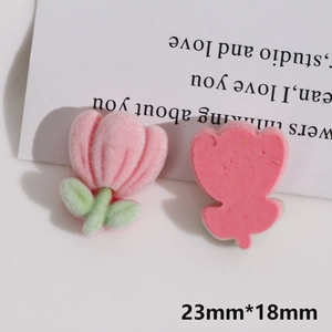 Detalle de dijes de tulipán rosa flocado en resina para bricolaje, tamaño 23mm x 18mm
