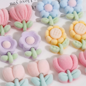 Abalorios de resina flocada con girasoles y tulipanes pastel para joyas DIY y accesorios
