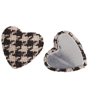 Botones de tela de pata de gallo en forma de corazón con base de metal para accesorios DIY