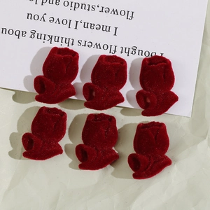 Set de 6 dijes de flores flocadas rojo oscuro para pendientes y accesorios DIY de resina