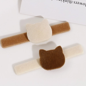 Cute flocked cat head hair clips in dark brown and white resin for winter styling