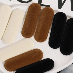 Barrettes à cheveux ovales en résine floquée velours en marron, noir et blanc