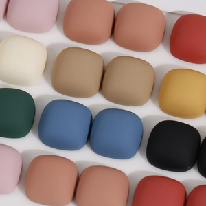 15mm quadratische Harz-Anhänger in Morandi-Farben für DIY-Schmuck und Haar-Accessoires