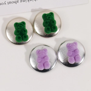 Details von Plüschbär-Resin-Anhängern für DIY-Haarspangen und Schmuckherstellung