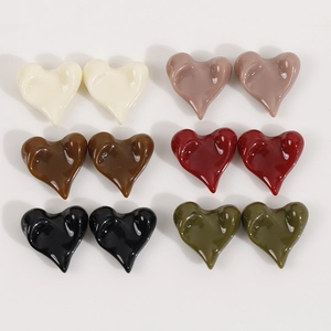 Irregular heart resin charms in multiple colors for DIY jewelry making accessories