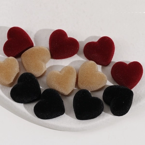 Accessoires de coeur en résine floquée rouge noir et kaki pour création de bijoux