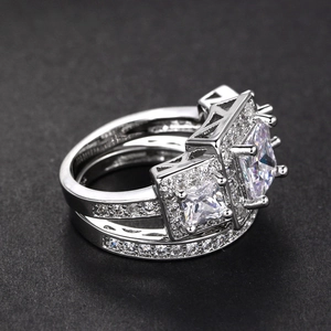 Anillo de Compromiso de Cobre Zirconia Talla Princesa Y Conjunto de Banda Doble Capa Halo Joyería de Boda Para Mujer Plateado
