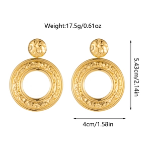 Détails de la texture fondue irrégulière et dimensions des boucles d'oreilles