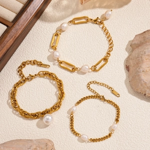 Elegant 18K gold plated Cuban chain bracelet set with lustrous freshwater pearls for women