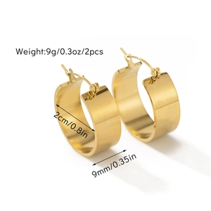 Minimalist 18k gold plated square wide band earrings weighing 9g with 2cm diameter