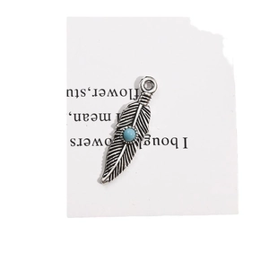 Pendentif plume vintage en alliage avec perle turquoise pour bijoux bohèmes DIY