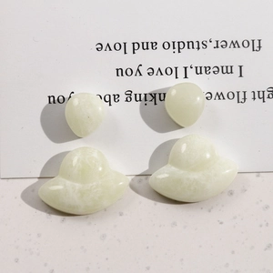 Boucles d'oreilles astronaute vert luminescent avec breloques goutte d'eau et OVNI