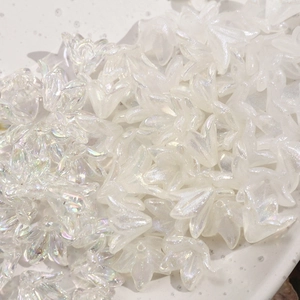 Perline a fiore iridato madreperla a cinque petali per creazione gioielli fai-da-te