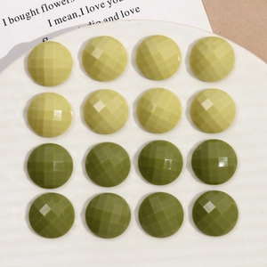 Set di 16 perline rotonde in resina sfaccettata verde chiaro e scuro per creazione gioielli DIY