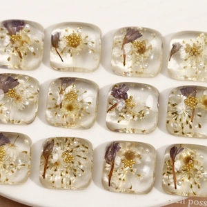 Breloques carrées en résine avec fleurs séchées et perles pour bijoux DIY
