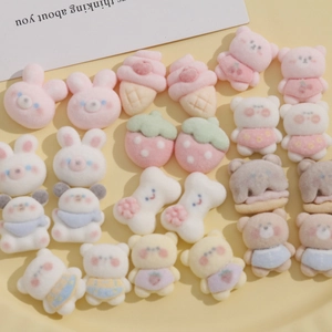 Charmants accessoires en résine floquée dessin animé ours, lapin et fraise pour DIY