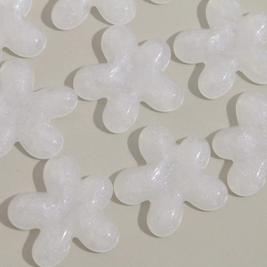Pendentifs fleurs en résine blanche translucide avec paillettes pour création de bijoux