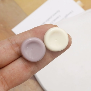 Cabujones redondos de resina de 22mm lavanda y crema para bisutería y manualidades
