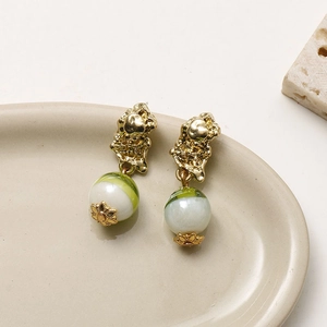 Eleganti orecchini pendenti con perle in vetro lampwork verde a strisce da 12mm