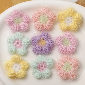 9 Stück handgefertigte Häkelblumen mit Glitzergarn für DIY-Haarschmuck und Bastelbedarf