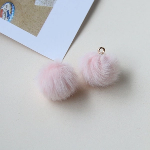 Hellrosa flauschige Plüschkugel-Anhänger mit Goldringen für DIY-Ohrring-Schmuck