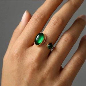 Anillo Ajustable Abierto de Acero Inoxidable Chapado en Oro Retro para Mujer Con Doble Piedra Verde Oscuro Incrustada
