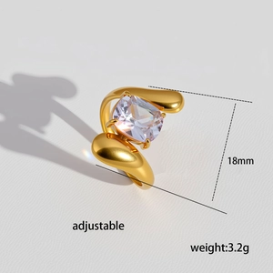 Ανοιχτό δαχτυλίδι από ανοξείδωτο ατσάλι 18K με τετράγωνη πέτρα ζιργκόν