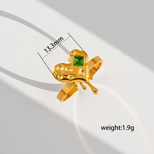Goldener Lava-Herzring mit grünem Edelstein und Tropfendesign, 13,3 mm Größe und 1,9 g