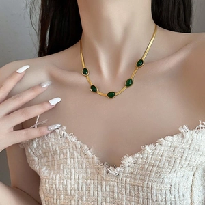 Franse Vintage Roestvrijstalen Smaragdgroene Strass Ketting Voor Dames Vergulde Slangenketting Sleutelbeen Ketting Sieraden