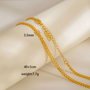 Detail showing 3.5mm width and 40+5cm length specs of golden stainless steel chain
