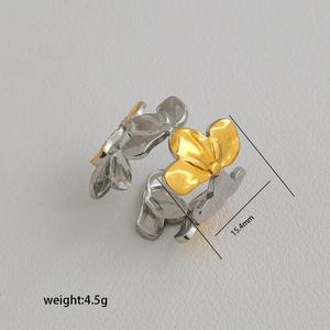 Bague fleur bicolore argent et or en acier inoxydable pesant 4,5 g, style chic
