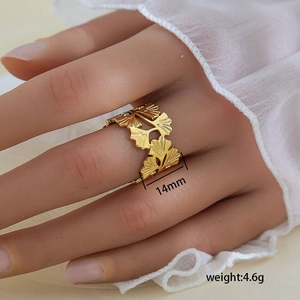 Anillo elegante de acero inoxidable chapado en oro 18K hoja de ginkgo de 14mm