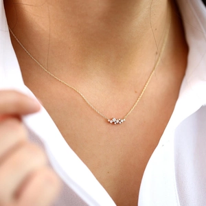 Minimalistische Vergulde Koperen Ketting Voor Vrouwen Elegante Onregelmatige Zirconia Cluster Hanger Sleutelbeenketting Sieraden Cadeau