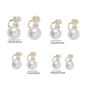 Comparaison de taille de quatre boucles d'oreilles clips perles de 1,4cm à 0,8cm de diamètre