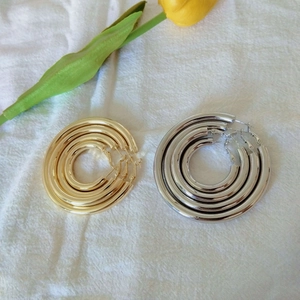 Golden and silver hollow hoop earrings set in various sizes with 925 silver needles