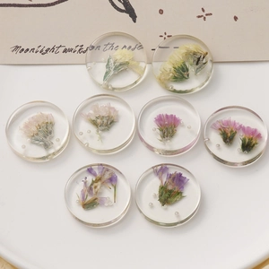 Clear resin round pendants with dried flowers and pearls for DIY handmade jewelry making