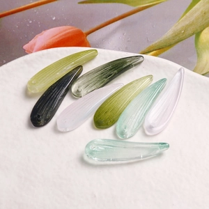 Perles en verre en forme de feuille pour création de bijoux DIY en diverses couleurs
