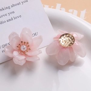 Pendientes de flores rosa degradadas de doble capa con perlas y base de metal oro