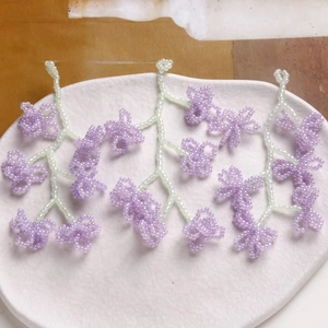 Détails de glands de fleurs en verre violet clair faits à la main pour bijoux et accessoires