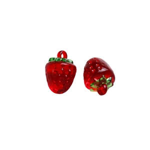 Pendentifs fraises 3D en acrylique rouge transparent pour accessoires de bijoux DIY