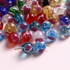 10mm bunte Lampwork-Glasperlen mit lila Herzmuster für DIY Schmuckherstellung Zubehör