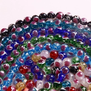 Farbenfrohe 10mm Lampwork-Glasperlen mit Herzmustern für DIY-Schmuckherstellung