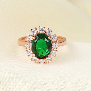 Set gioielli placcato oro rosa con smeraldo ovale in zircone AAA e alone di diamanti