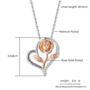 Detailaufnahme von Herz-Rosen-Anhänger mit weißen Zirkoniasteinen und I love you forever Gravur