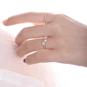 Stapelbare vergoldete Ringe für Damen mit Zirkon-Mikropavé in Herz- und geometrischen Formen