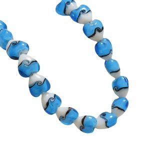 Perles en verre en forme de cœur bleu et blanc avec rayures pour création de bijoux
